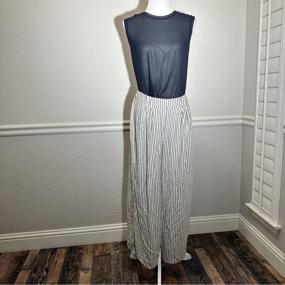 Vince Navy Blue Chiffon Silk Sleeveless Blouse Size S - Picture 3 of 7